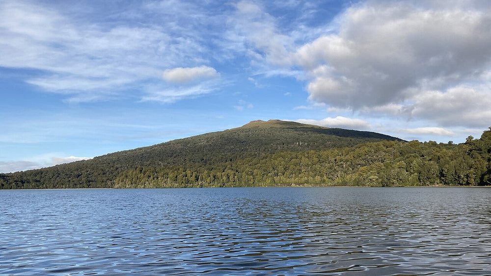 Mount Pihanga across Lake Rotopounamu.