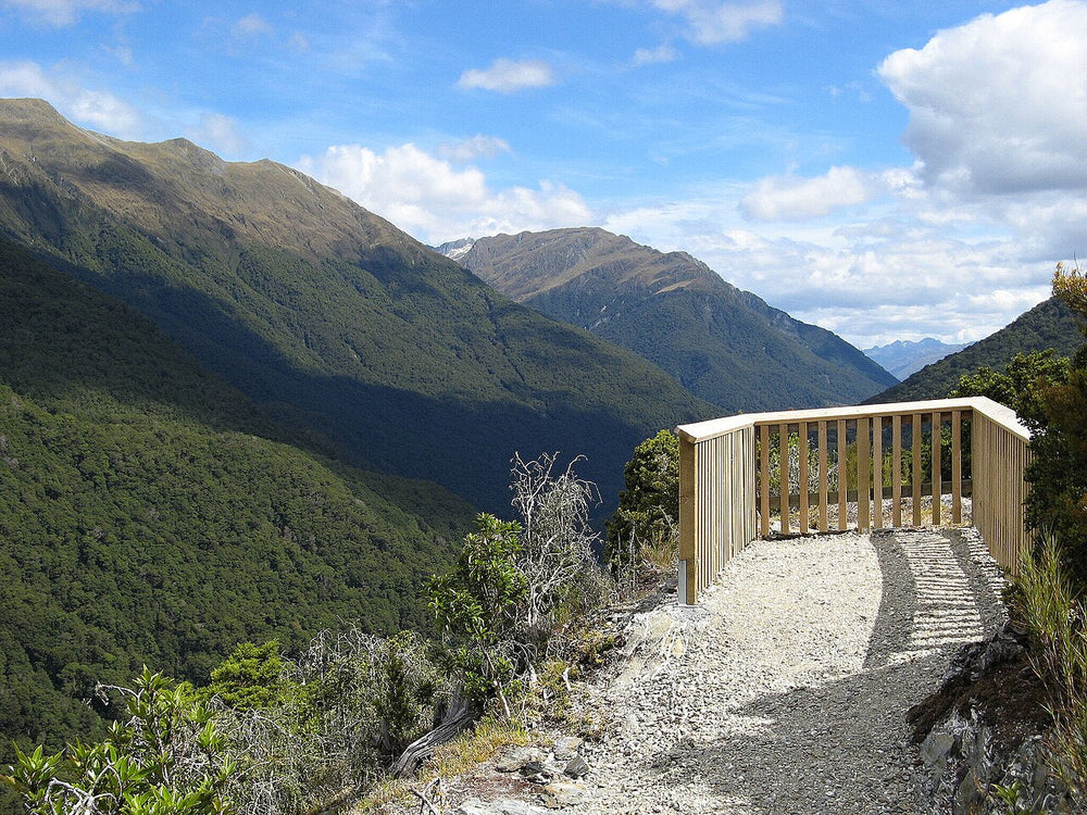 Mountain views from the Haast Pass Lookout viewing platform.