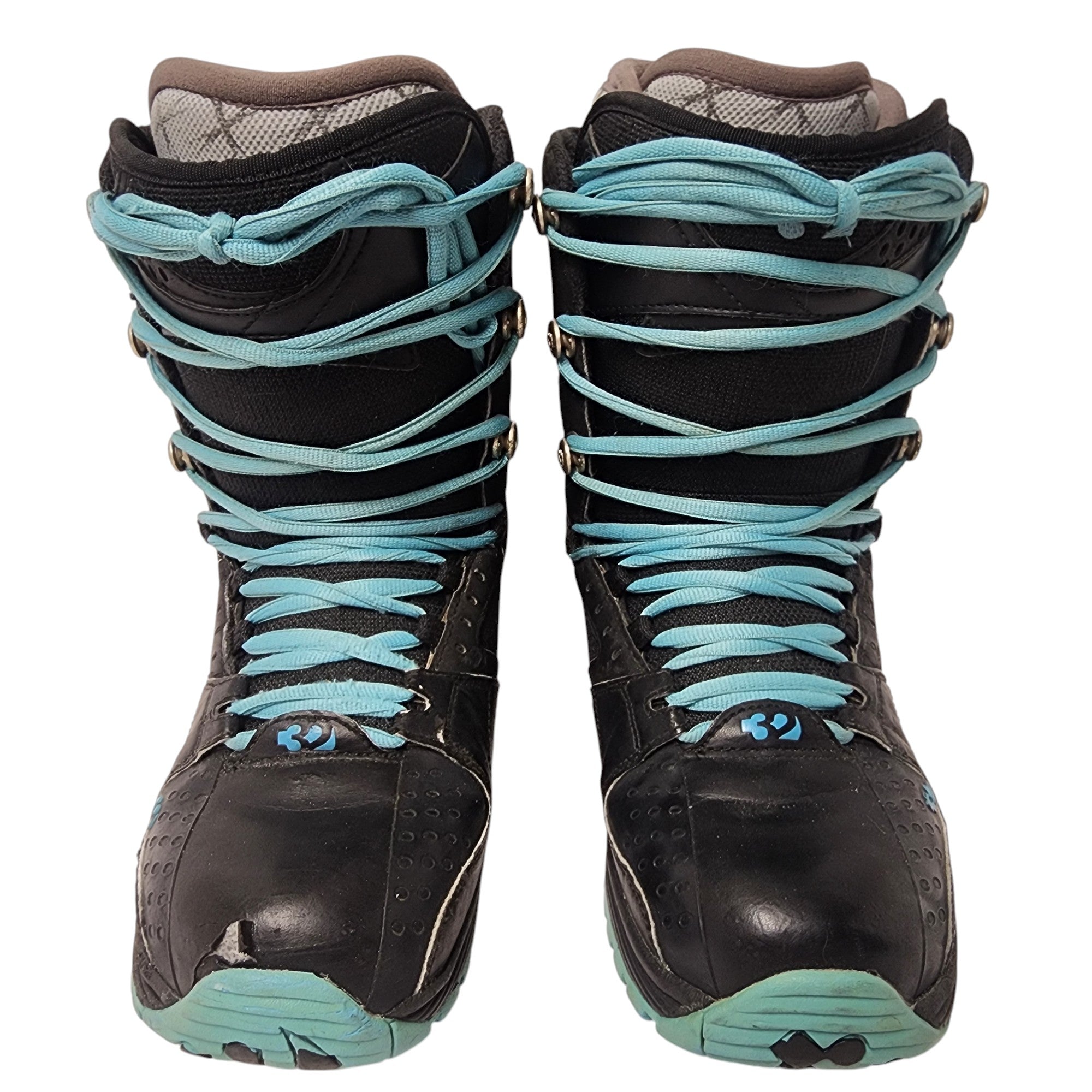 Thirty-two ‘prospect’ snowboard boots