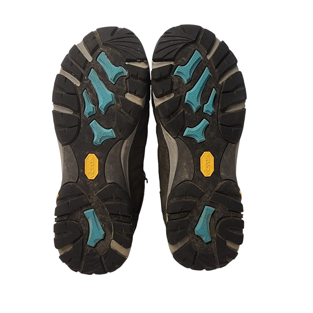 Kathmandu hiking boots, size 6, very new