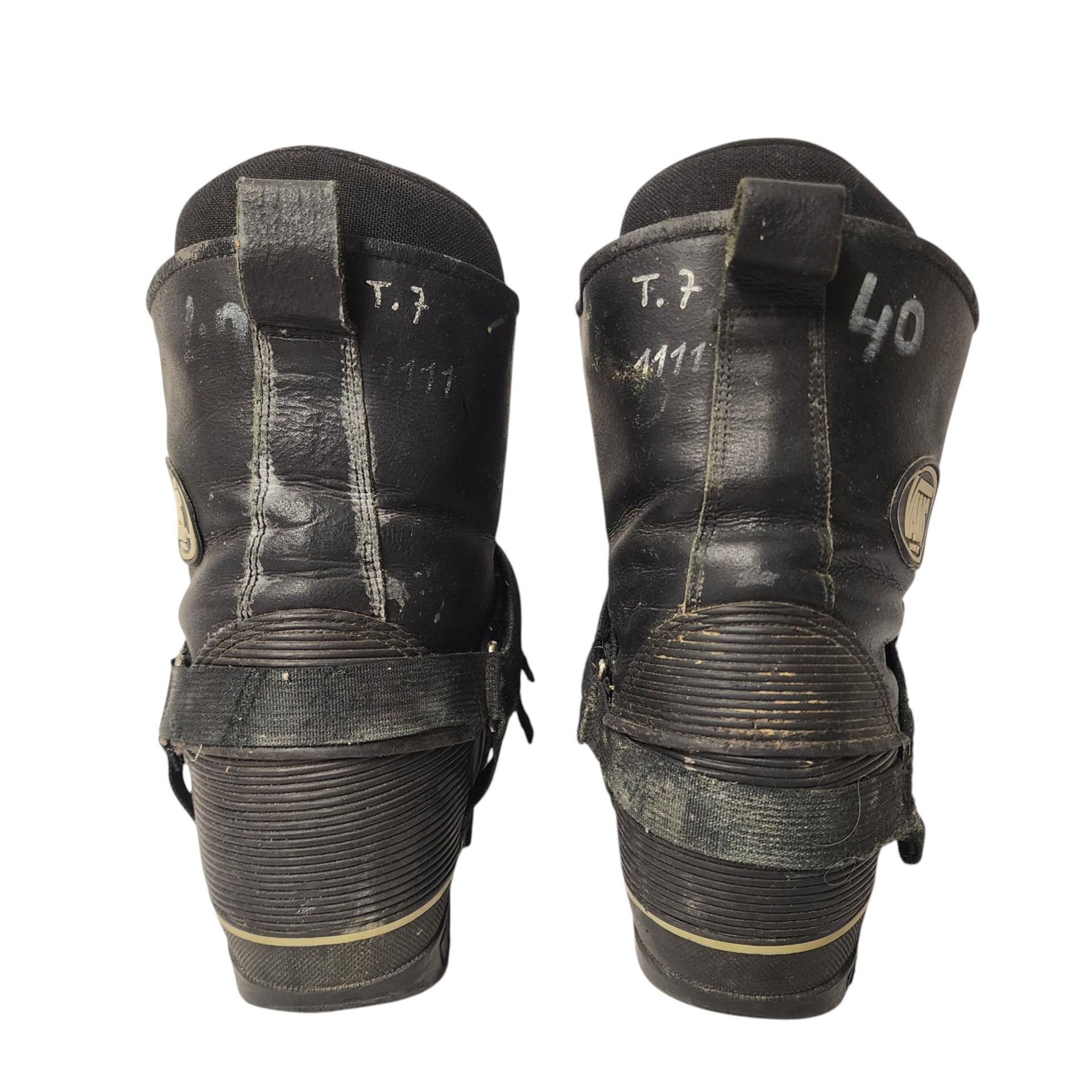 Vans Snowboard Boots — US Men’s 7 / EU 40
