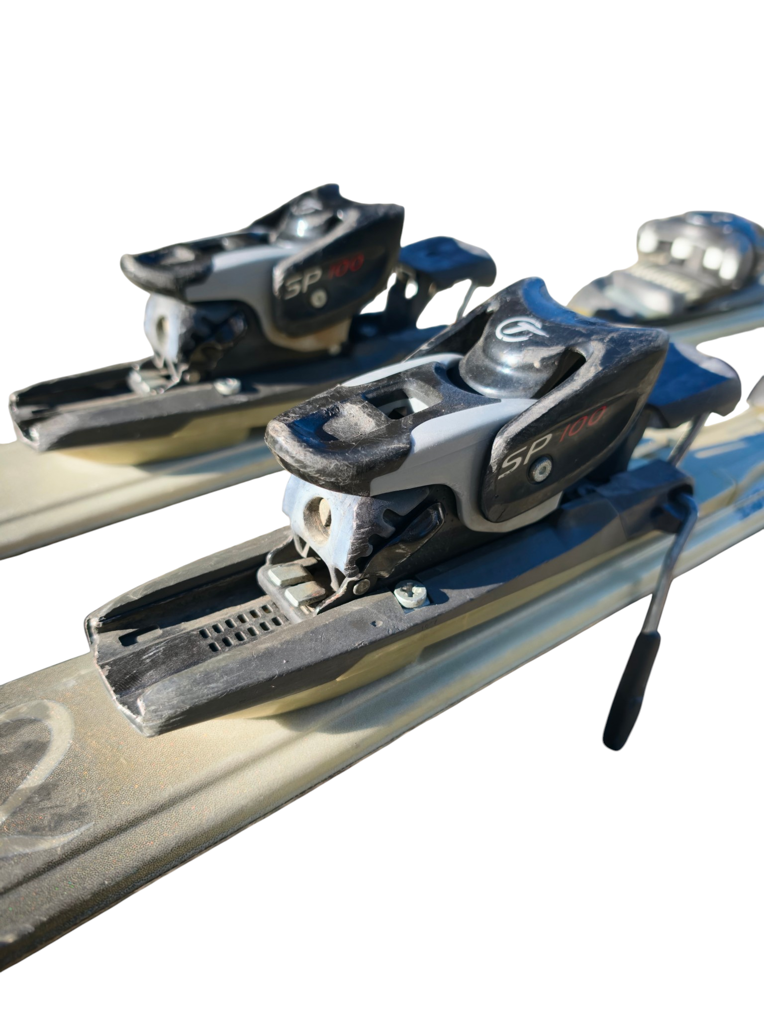 153cm Carving Skis with Salomon SP100 Bindings