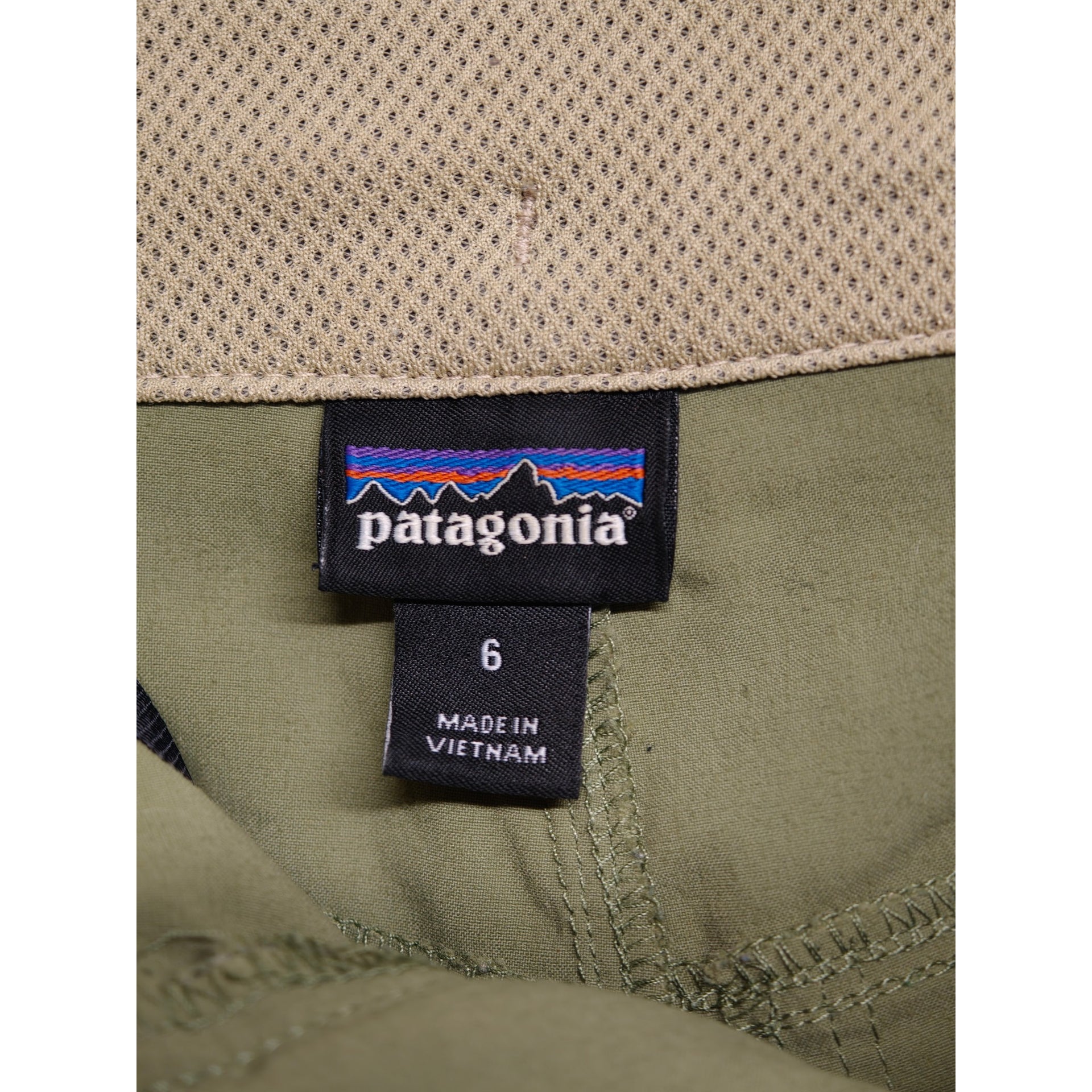 Patagonia Women's Outdoor Shorts - Size 6 - model label