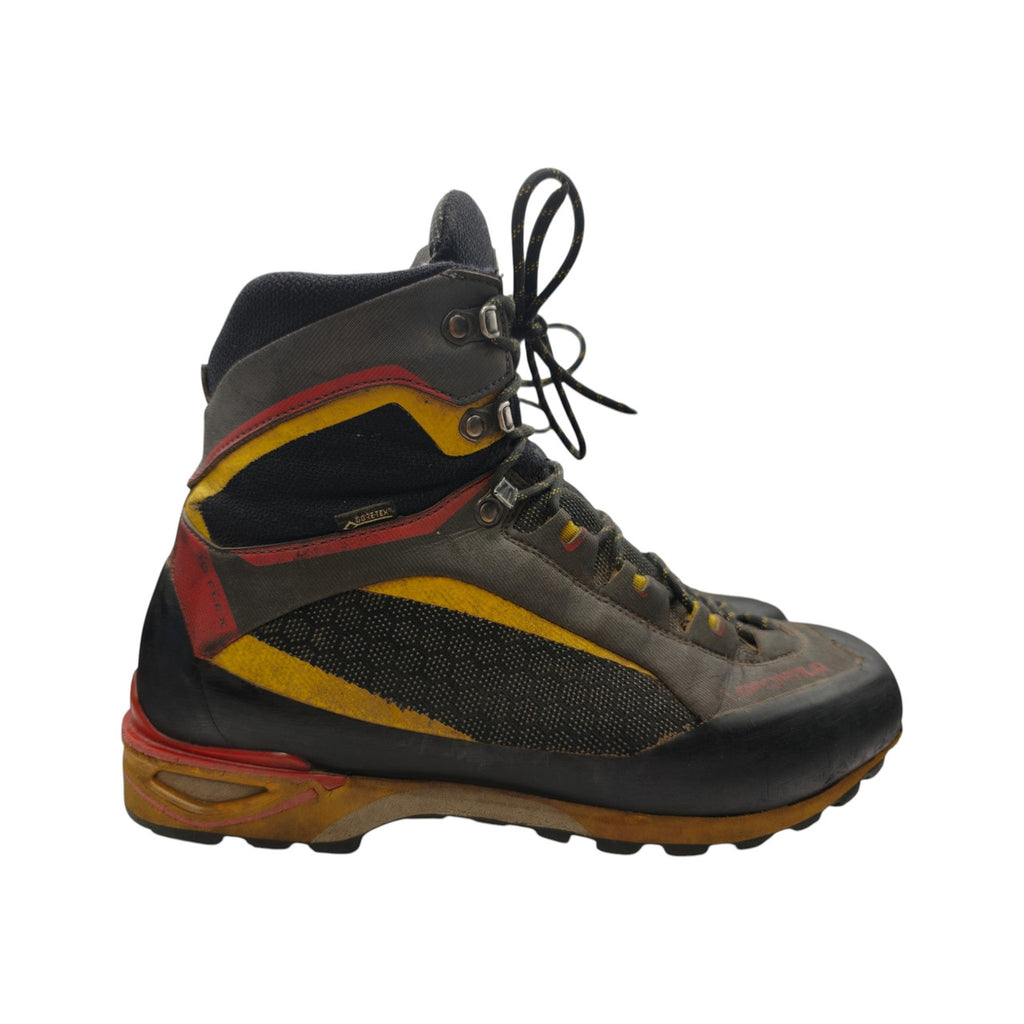 La Sportiva Gore-Tex Boots. EU 45. Sole and Tongue Damage. detail 16. Supplied view 17.
