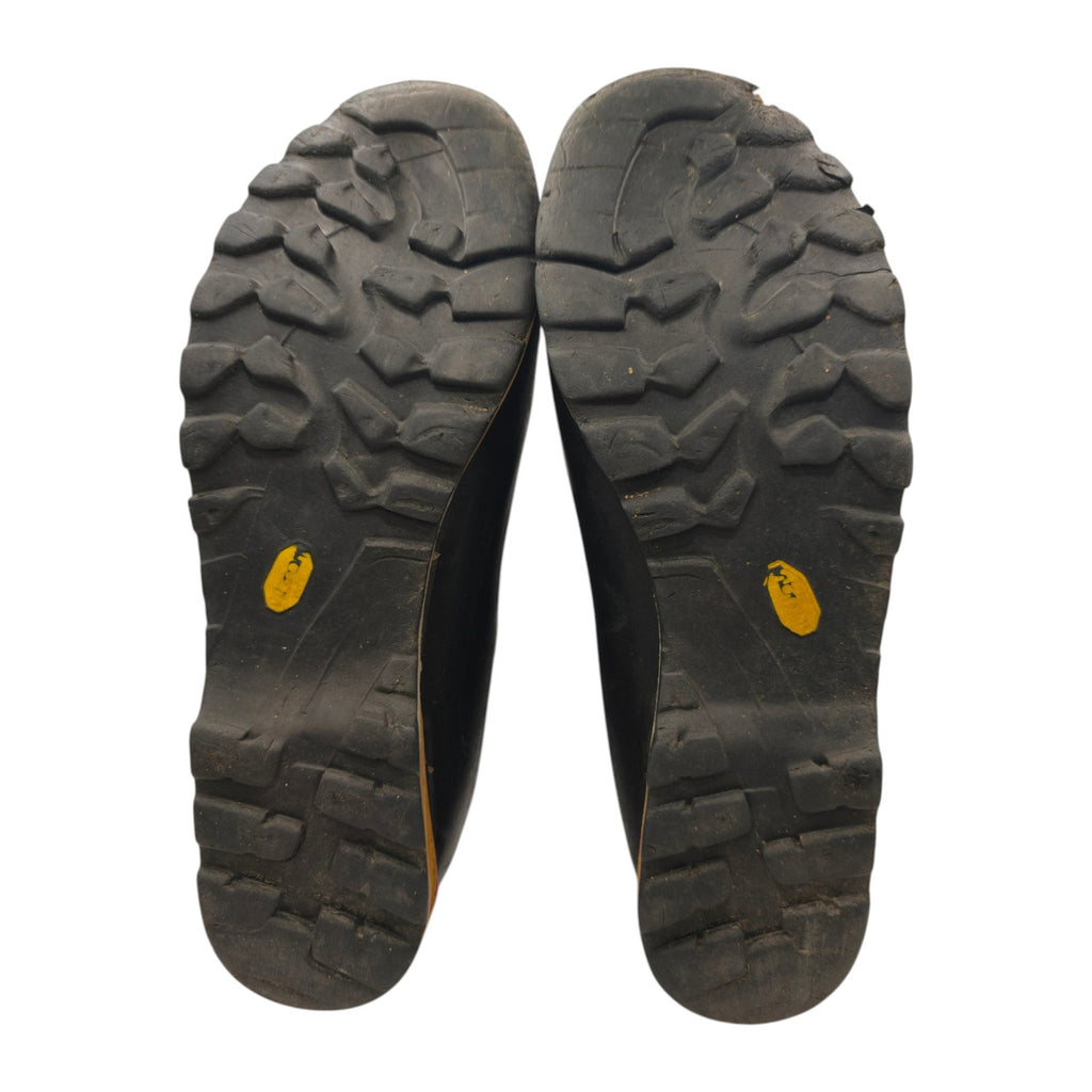 La Sportiva Gore-Tex Boots. EU 45. Sole and Tongue Damage. detail 21. Supplied view 22.