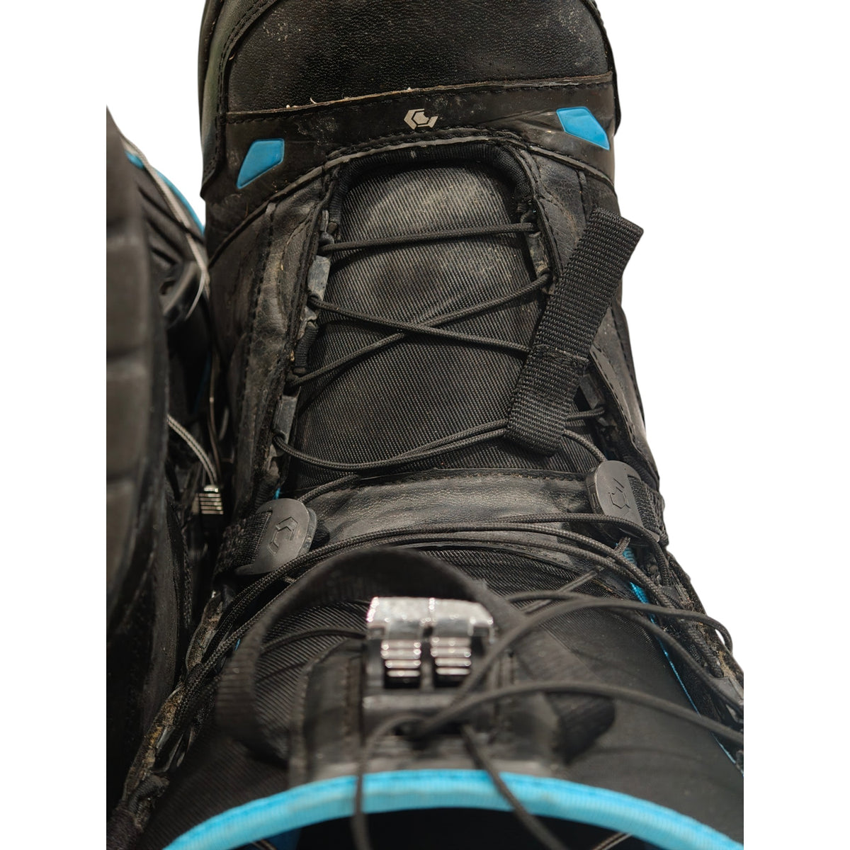 Northwave Snowboard Boots - Mens US 9 / EU 42 - Black and Blue - lacing and cosmetic wear