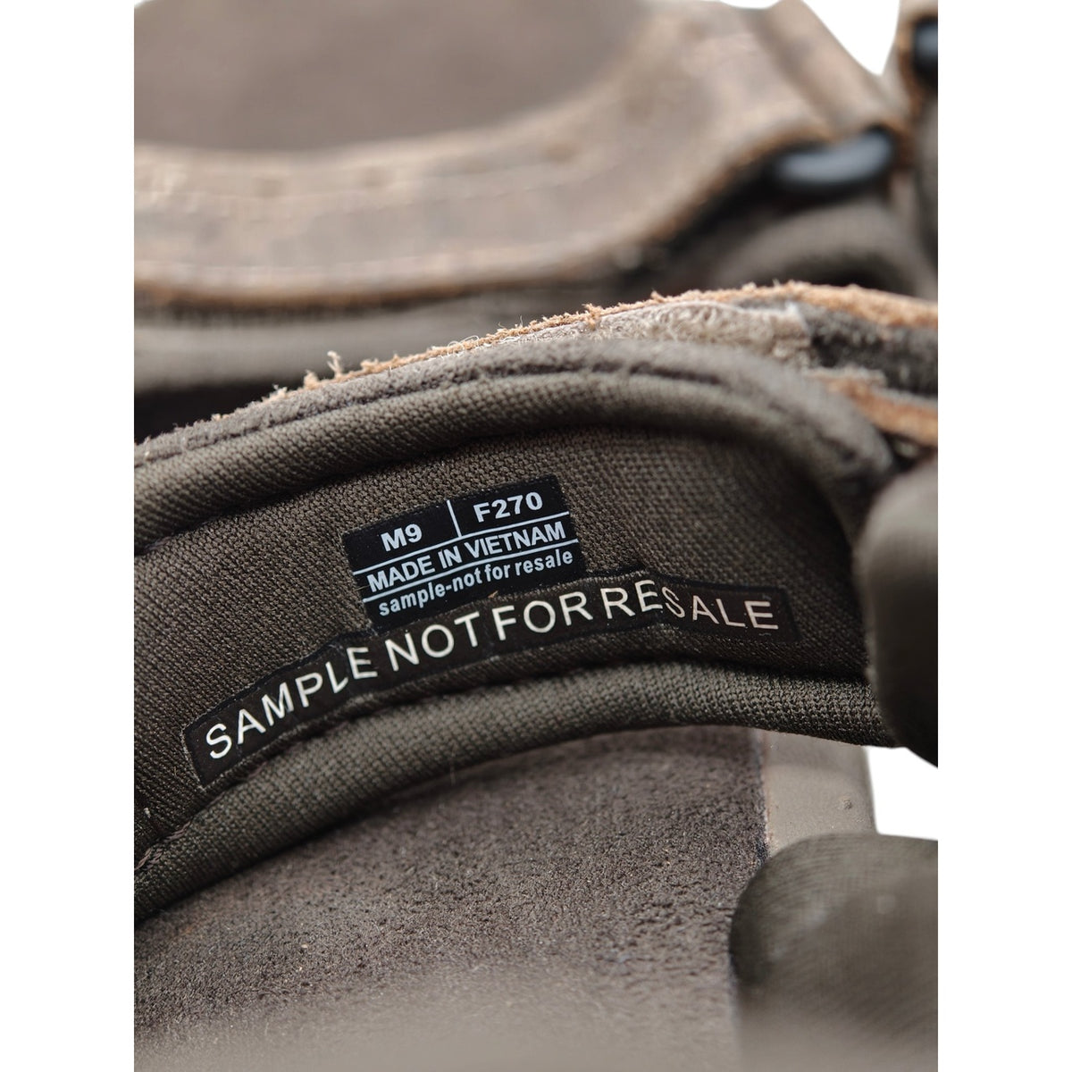 Teva Men's Leather Walking Sandals - US 9 - Brown - sample size label