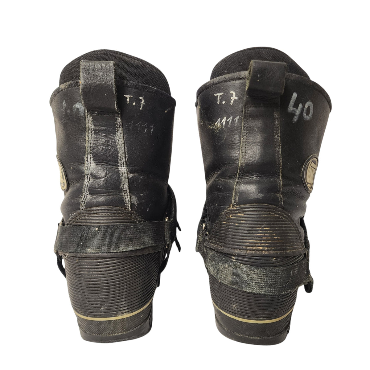 Rear view of Vans Snowboard Boots — US Men’s 7 / EU 40